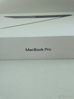 MacBook Pro 15” - Intel Core i7, 16 GB RAM, 512 GB SSD - 8