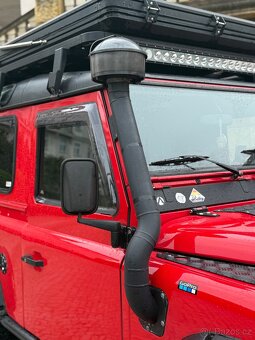 Land Rover Defender - 8
