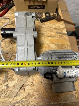 Elektromotor, 2.2kw, 3kw,motor na gril 2.3 ot - 8