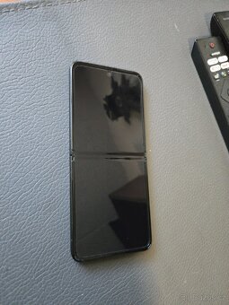 Z flip 3 - 8