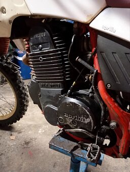 Aprilia ETX 350 - 8