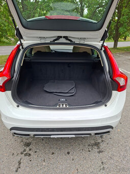 Volvo V60 CC, D4 - 140 kW, ODPOČET DPH - 8