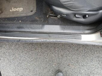 Jeep Grand Cherokee - 8