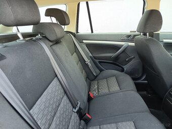 ŠKODA Octavia Combi 1,6TDI Ambition Plus ČR - 8