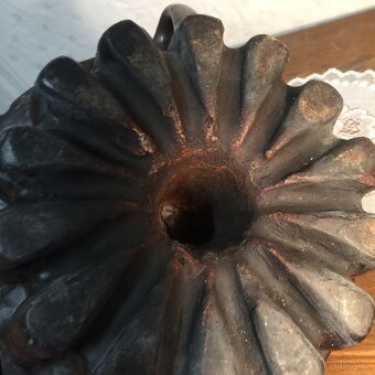 velká velice stará1850 forma Monumentální bábovka - 8