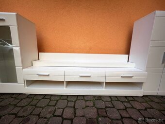 Prodáváme obývací stěnu (TV set) - 2 sady - 8