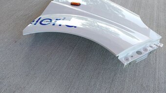 Renault Trafic –  Blatníky přední bílé - 8