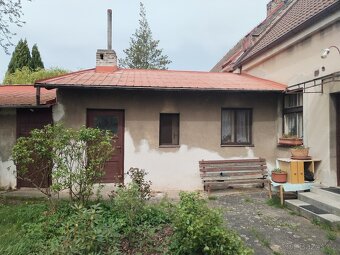 Rodinný dům 5+1 se zahradou 590 m2 - Hradec Králové - 8