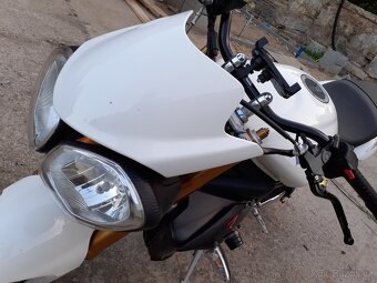 Street triple - 8