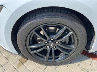 Ford Mustang - 8