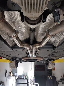 Dodge challenger 6.4 HEMI 22 000 km - 8