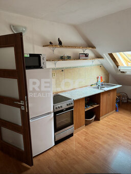 Byt 1+1, 43 m²,  klidné bydlení kousek od Prahy - 8