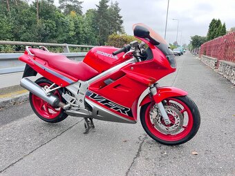 Honda vfr 750 ( rc36 ) - 8