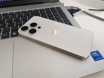 Apple iPhone 15 Pro 256GB - 8