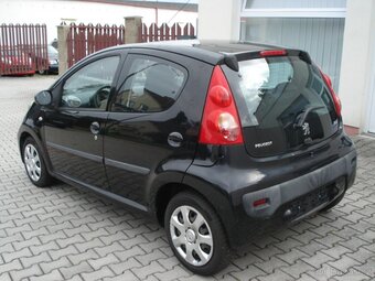 Peugeot 107 1.0 URBAN - 8