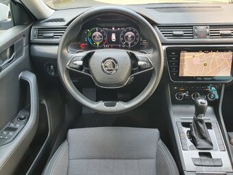 Škoda Superb iV Combi Style 1.4TSI 160kW DSG 56tkm Virtual - 8