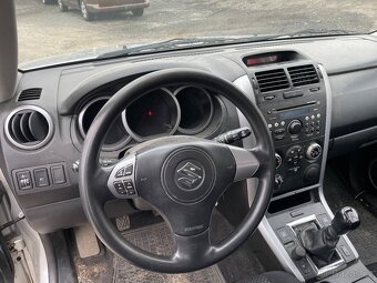 Suzuki Grand Vitara 2,0i benzin 103kw - 8
