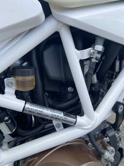 Husqvarna 701 Supermoto 31 kW A2 - 8