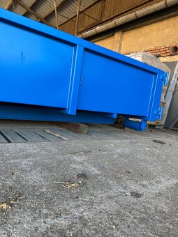 AVIA hákový kontejner na suť, šrot, stavební materiál - 8