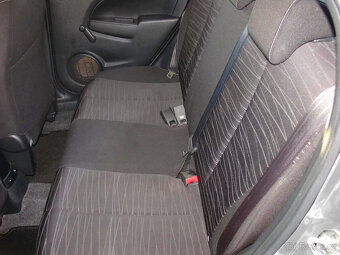 Prodám Mazda 2 1.3 63Kw benzín, r. 2009, nová v ČR. - 8