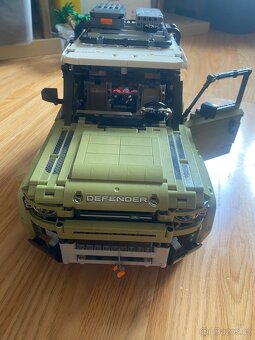 Lego 42110 Technic - Land Rover Defender - 8