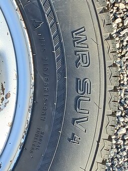 Zimní kola Dacia Duster Nokian 215/65/16 vzorek 8mm - 8