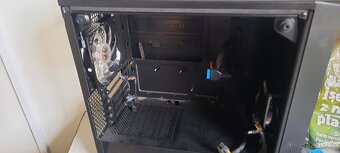 Počítačová skříň Fractal design - 8