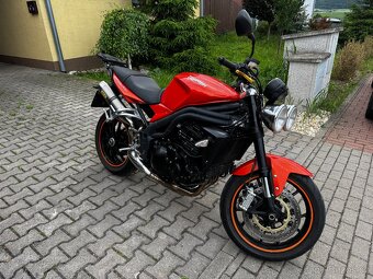 Triumph Speed Triple 1050 - 8