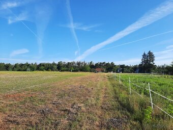 Stavební parcela o rozloze 3000m2+pole - 8