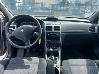 PEUGEOT 307 SW PANOARAMA 2.0 HDI 66KW 7 Míst 2004 - 8
