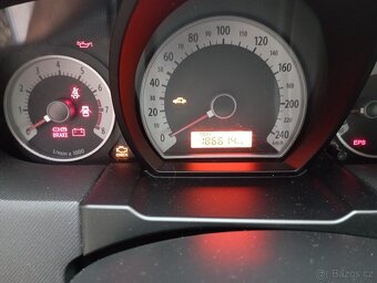 Kia ceed 1,4 80kw benzín - 8