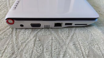 Malý notebook Acer Aspire one - 8