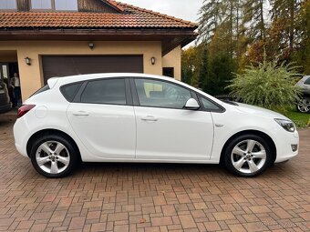 Opel Astra 1.6 i 85kW Xenon Tempomat Serviska - 8