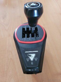 Thrustmaster T300 Ferrari Racing Wheel + TH8S Shifter - 8