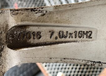 zimní kola na Mercedes-Benz C (W204) - 8