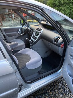 Citroën Xsara Picasso 1.6, 80 kw rok:2010 - 8