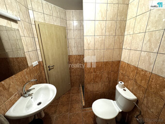 Pronájem bytu 1+kk, 34 m2, nezařízený, Beroun - 8