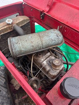 Prodám traktor domácí výroby 4x4 - 8