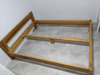 Manželská postel z masivu - 8