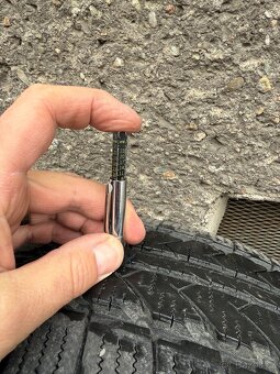 2ks zimní pneu 195/70/15 C - Nankang Snow SL-6 vzorek 8mm - 8