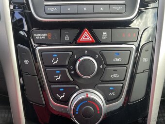 Hyundai I30 1.6 i ,  88 kW benzín, 2015 - 8