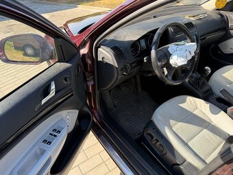 Škoda Octavia Combi 2.0 TDI 10/2010 Laurin & Klement - 8