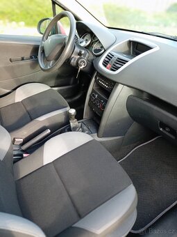 Prodám Peugeot 207 1,4 benzín, r.v. 5/2007, 151.300km - 8
