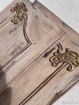 Stará zrenovovaná masivní skříň shabby retro vintage - 8