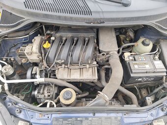 Renault Scenic 1.4i - 8