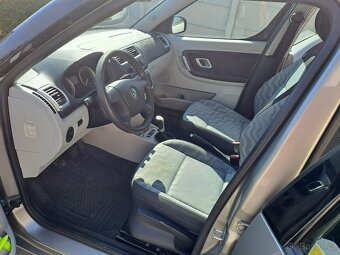 Škoda Roomster 1.4 16V 63 KW - 8