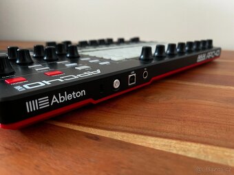 Prodám AKAI APC40 MK2 – MIDI kontroler - 8