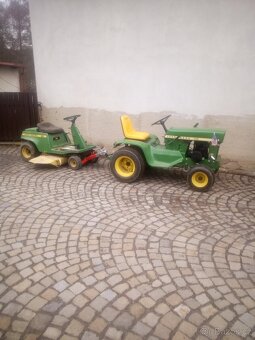 John Deere -traktůrek - 8