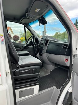 VW Crafter - 2.0 TDI Sanitní vůz - Manuál - 8