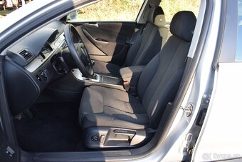 Volkswagen Passat 2,0 TDi BEZ KOROZE,SUPER STAV - 8
